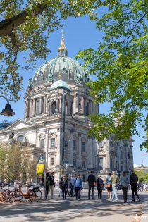  Berliner Dom - Cathédrale majestueuse du XIXe siècle, orgue à 7 000 tuyaux, tombes royales et dôme avec vue panoramique.